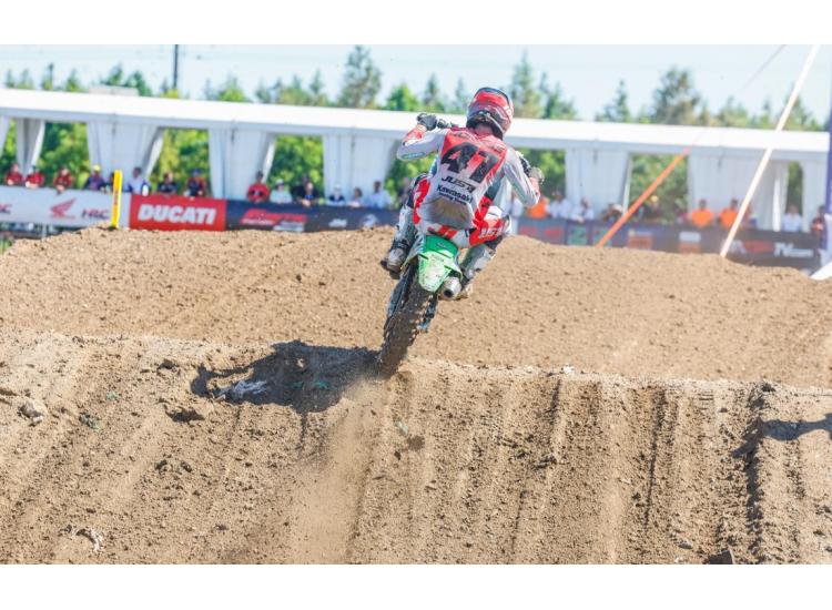 Romain Febvre et Kawasaki se rapprochent du titre mondial MXGP
