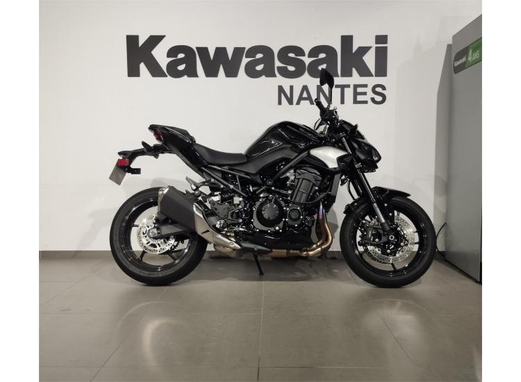 KAWASAKI Z900