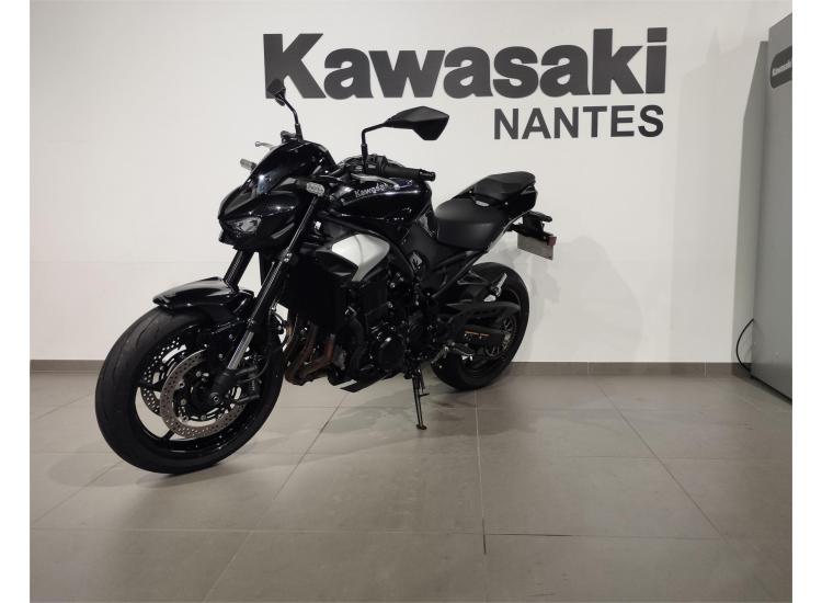 KAWASAKI Z900